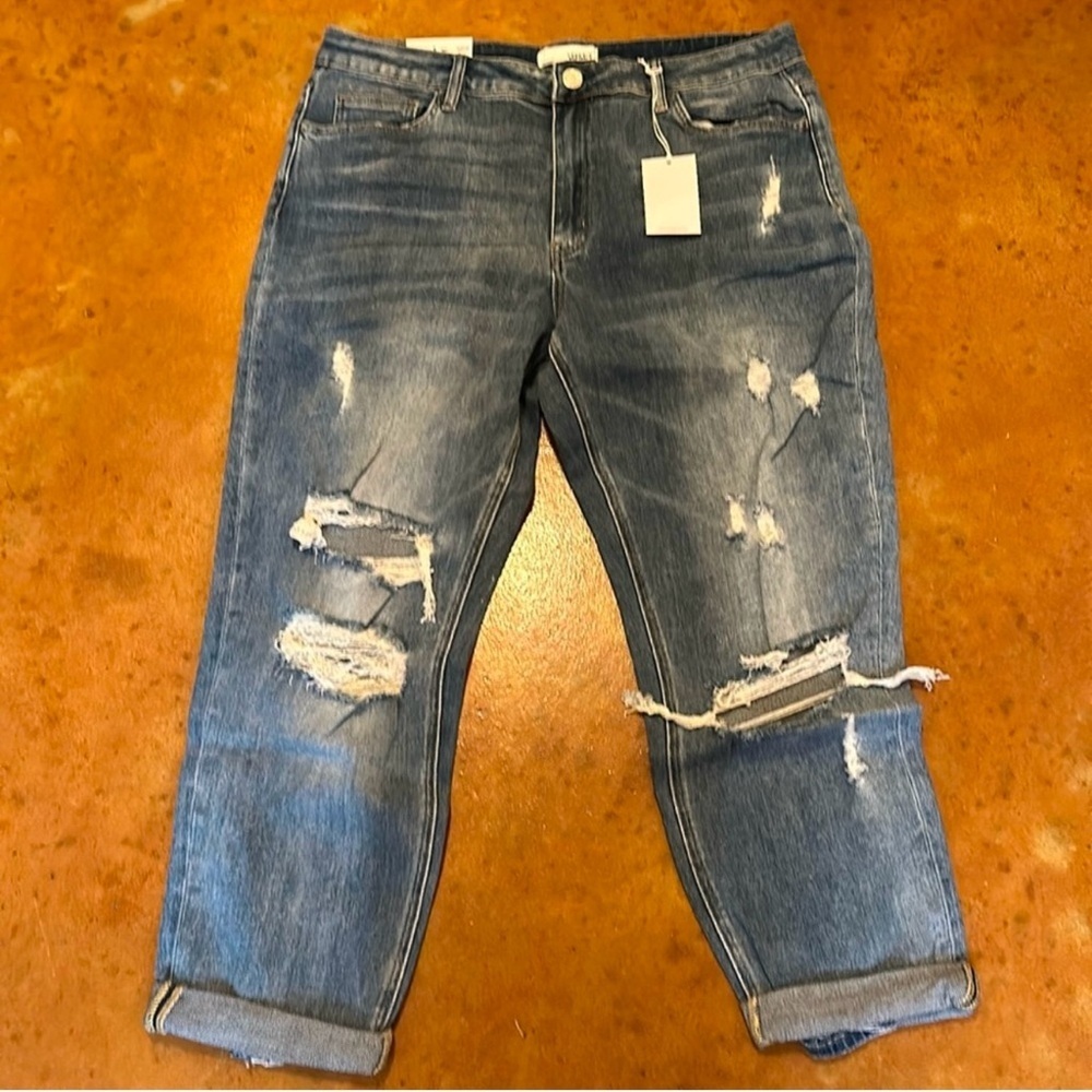 Nwt Vervet by Flying Monkey boyfriends distressed Jean with stretch. Size 14